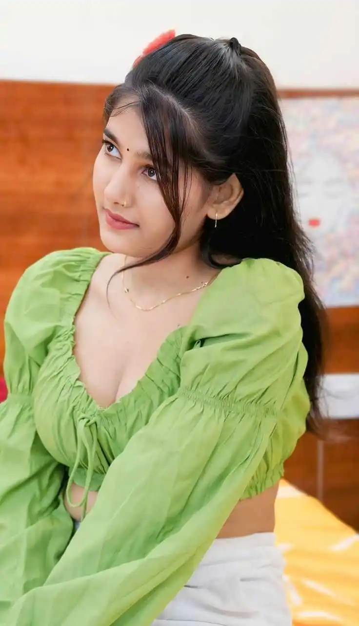 Riya💋 – High Profile Pune Call Girl with Cash Payment Delivery✔